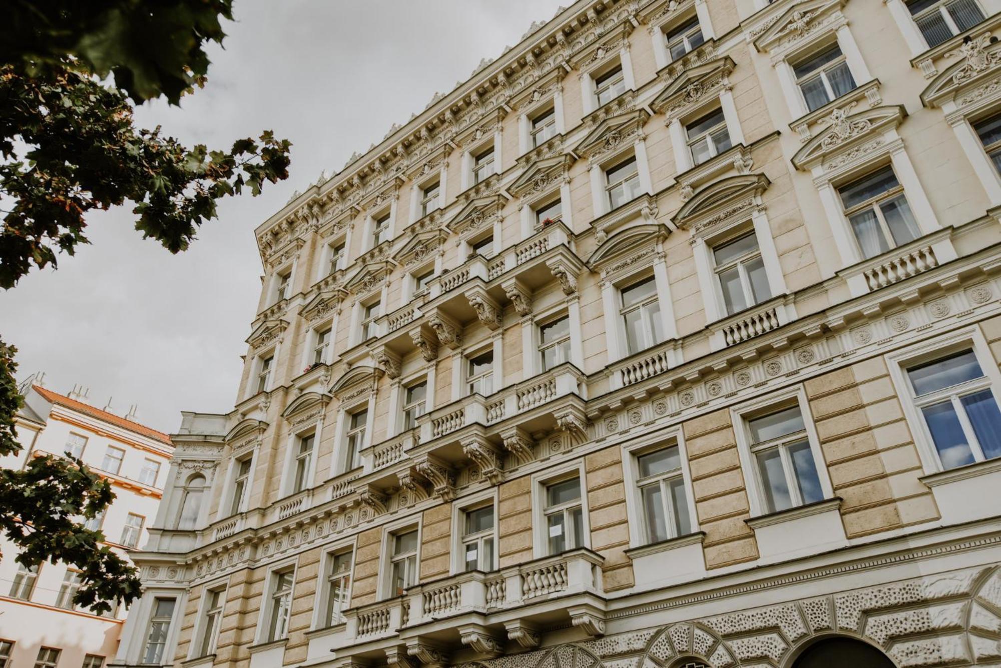 Dream Blue In City Centrewenceslas Sq In Walk — Photos 3